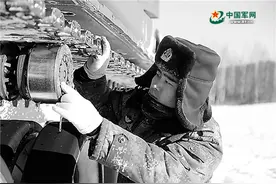 陆军某试验训练区试车员陈伦兴：“最险峻的山峰永远是下一座”图片