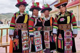 美人美服在海东图片
