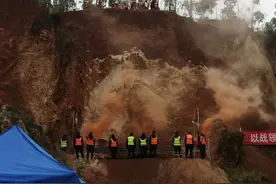 「特写」转制“火焰蓝”：一个普通消防员的坚守之路图片