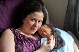 准妈妈遇车祸昏迷3个月后失忆 不记得自己怀孕了图片