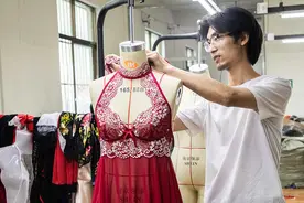 “一元还包邮”？淘宝与拼多多的“厂货”对决图片