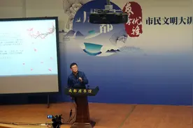记录盛唐由盛变衰 杜甫像是唐朝的“新闻记者”图片