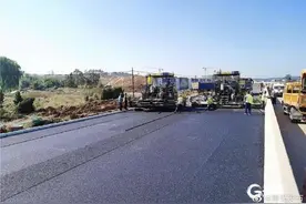 204国道青岛这一路段拓宽至双向四车道图片