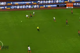 「进球gif」让三追四！重庆当代4:3神奇逆转山东鲁能，外援单骑闯关绝杀图片