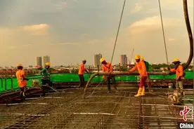 中铁十局泰国水资源办公楼项目完成非标准层施工图片