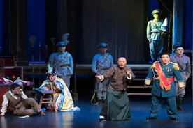 59秒丨笑声不断！陈佩斯、杨立新携话剧《戏台》亮相济南图片