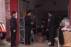 快递员接到陌生电话 4岁女孩机智求助救了妈妈一命图片
