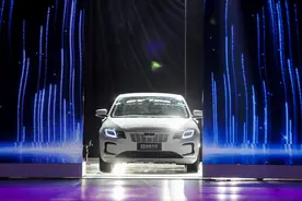 54秒总装一辆车！姚老板投千亿资金追逐造车梦图片