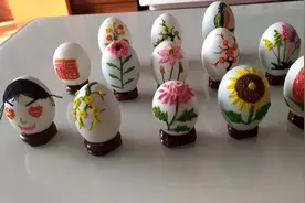 83秒丨这是高手！71岁大爷蛋壳上刺绣：花鸟鱼虫惟妙惟肖图片