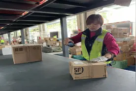 33秒丨记者探访德州快递集散中心，全自动设备1小时分拣2万件快递图片