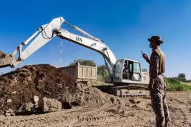中国赴苏丹达尔富尔维和工兵分队完成首次跨区施工任务图片
