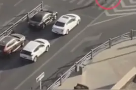 女孩每天一路狂奔踩点上班，老板同事为拍她特意提前上班图片