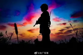 夕阳美如画，这里有军人的浪漫与坚守图片