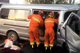 1死2重伤！济南发生一起连环车祸，半挂车与电动三轮车和面包车相撞图片
