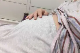 珠海坦洲孕妇腹痛独自瘫倒在家！邻居急跑过来救了她的命图片