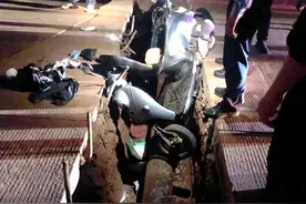 海南一女子骑电动车摔沟里，无法动弹……图片