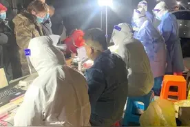 现场直击！天津汉沽街市民连夜核酸检测，今早8点已达5.1万人图片