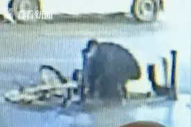 蹲点酒吧拉客！女子醉倒路边“摩的”司机伸贼手图片