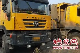 大货车被扣后“离奇”翻车 派出所副所长承诺赔维修费图片