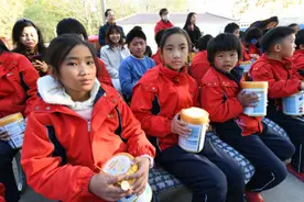 献爱心·送温情 婴幼儿配方奶粉捐赠活动在京举行图片