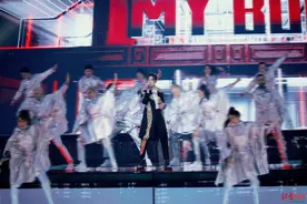 双十一明星秀：易烊千玺街舞炸场、张艺兴“飞起来了”……图片