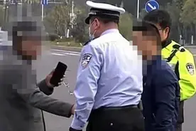 保时捷全责，骑车大爷却豪气赔15000元？真相来了图片