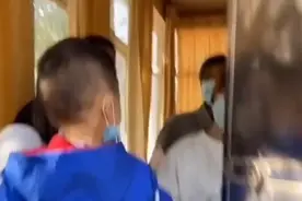 3岁肺癌晚期男童狱中与服刑爸爸相见，妈妈：希望不留遗憾图片