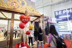 双11线上线下同样火爆，武汉银泰4000张餐饮券被秒光图片