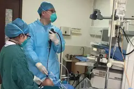 杭州一个10岁男孩咳嗽一周，竟是咬笔头惹的祸图片
