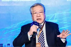 社科院世界社保研究中心主任郑秉文：第三支柱建设要尽快将银行理财、公募基金及保险整合起来图片