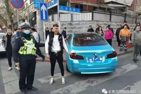 长春17岁男孩无证驾车上路 遇警察逃窜未遂落入法网图片