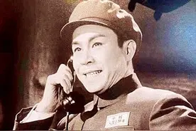 戏里戏外惺惺相惜，京剧大师方荣翔与战斗英雄杨育才的情缘图片