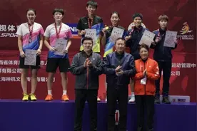 广州籍运动员陈笑菲/冯雪颖获2020年全国羽毛球锦标赛女双冠军图片