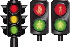 什么情况看到交警变道加速就跑图片