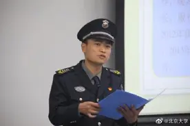 现实版“扫地僧”！北大保安小哥英语词汇量一万五图片