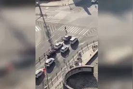 95后女孩踩点跑步上班走红：梦到所有人给我喊 加油快跑图片