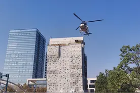 旋转、加速，起飞，看合肥警航版“冲上云霄”图片