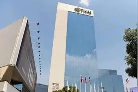 别瞧不上“小钱”，摆摊卖油条=执飞一架航班图片