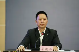 11月10日北海市举行“珠城e登”不动产登记综合服务平台上线使用新闻发布会图片