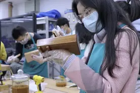 自制拇指琴、DIY尤克里里……清华大学这门“看家课”火了图片