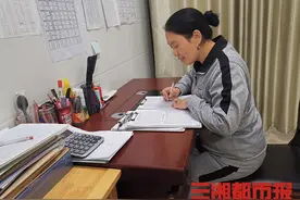长沙一中学宿管员火了！视学生如闺女，学生叫她“康妈妈”图片