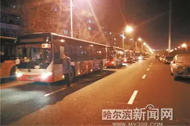 抽调运力支援 67路全天30台车上线运营图片