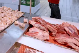 冷链食品外包装发现新冠活病毒，刚买回家的冻鸡翅还能吃吗？图片