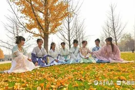“汉服热”背后的年轻人：出门被喊“大侠留步”，遭一路围追堵截图片