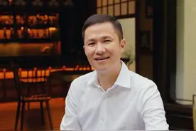 马云好友、浙江富豪钱峰雷今晨遭袭：因慈善出名 在港拥有6.9亿豪宅图片