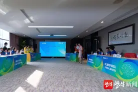 椅子劈叉、寝室锻炼、拉伸预防肩颈病……除了这些创意外，这届无锡大学生们更注重食品安全与营养图片