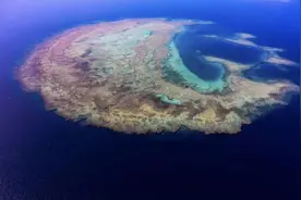 到此一游｜除了碧海蓝天，这里还有神秘浮岛和海边沙漠图片