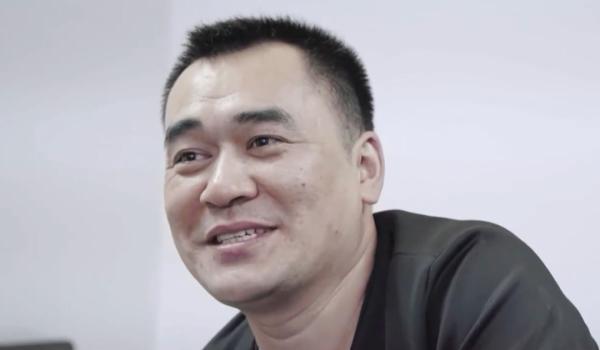 300万元房产，都送给楼下水果摊店主！88岁老人的故事，让人唏嘘……