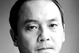 诗人陶春突发心脏病去世图片