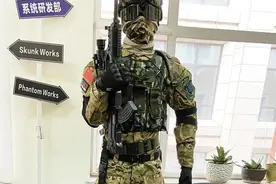 原地起飞！中国航天科技集团研制出我国首个单人飞行滑板车视频封面